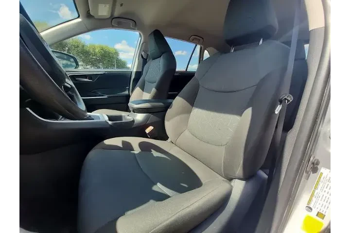 $32997 : Toyota RAV4 2025 XLE 4dr SUV image 4