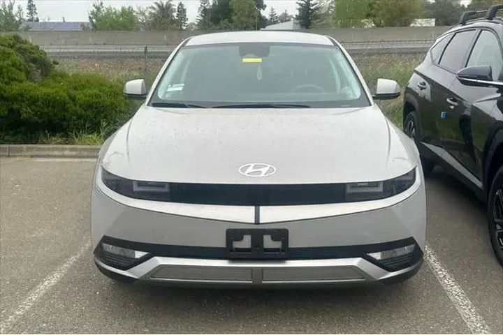 $26990 : Hyundai IONIQ 5 2024 SEL 4dr image 3