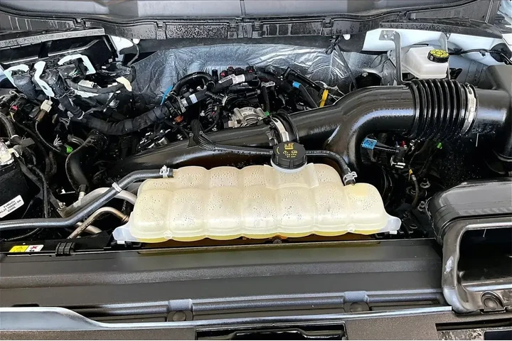 $39991 : Ford F-150 2025 4x4 XLT 4dr image 9