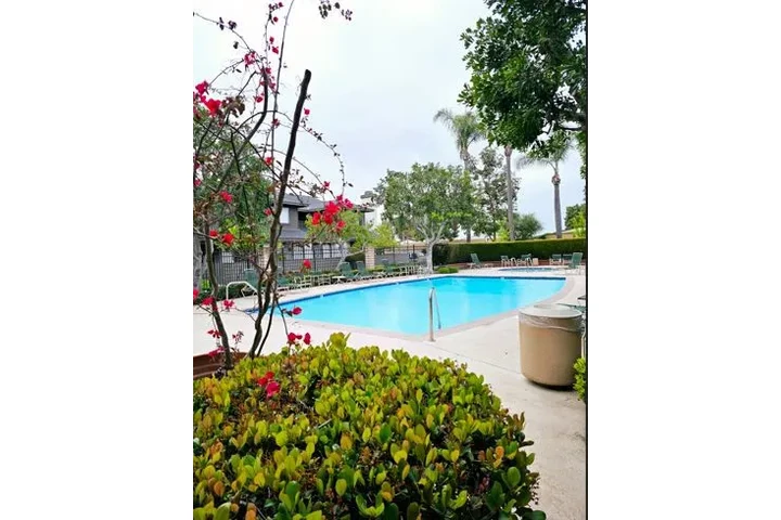 ANAHEIM TOWNHOME FOR RENT image 4