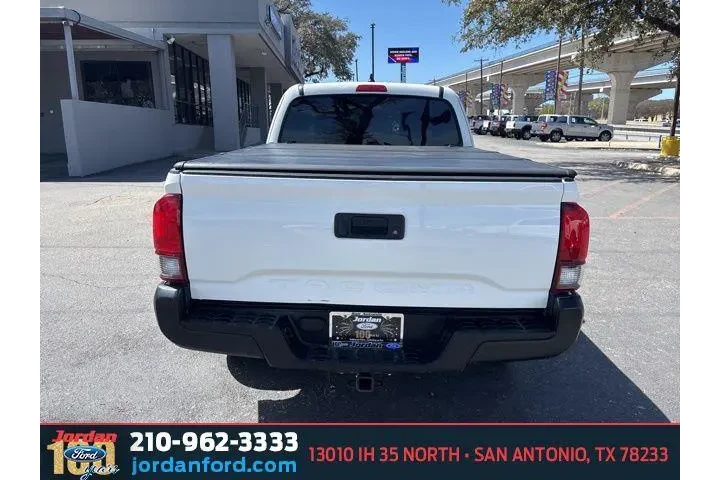 $22539 : Toyota Tacoma 2020 4x2 SR5 4 image 5