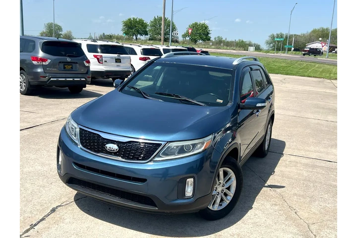 $9999 : 2014 Sorento LX 2WD image 3