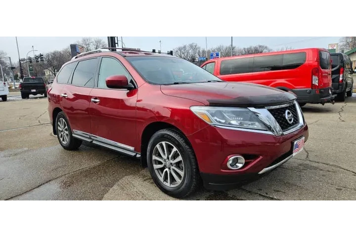 $9990 : 2014 Pathfinder SL image 4