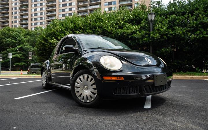 $10000 : 2010 VOLKSWAGEN NEW BEETLE image 2