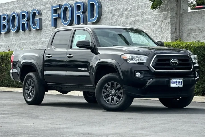 $38705 : Toyota Tacoma 2023 4x4 TRD P image 2