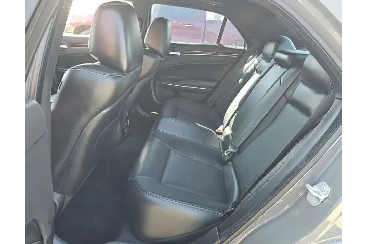 $24800 : Chrysler 300 2018 AWD S 4dr image 6