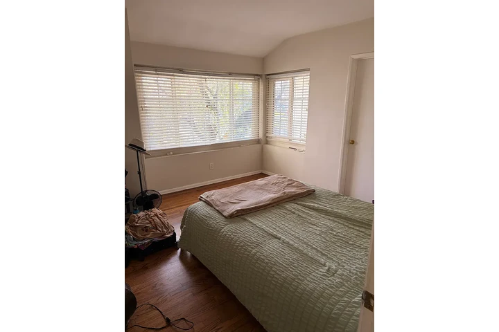 $1400 : North Hollywood 3 - 1.5 Listo image 6