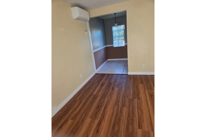 $1895 : MAYWOOD  FRENTE AL PARQUE image 3