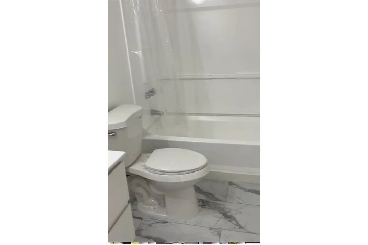 $2350 : Kendall first Floor For Rent image 2