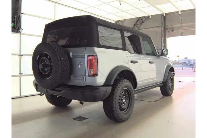 $32999 : Ford Bronco 2023 4x4 Black D image 5