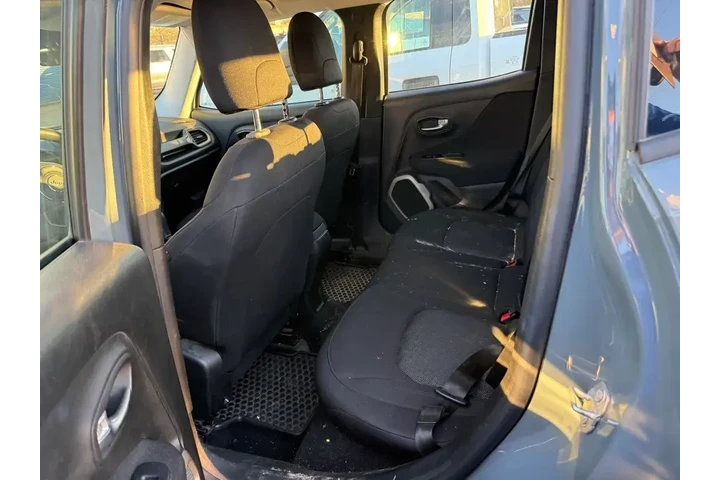 $12000 : Jeep Renegade 2017 4x4 Sport image 6