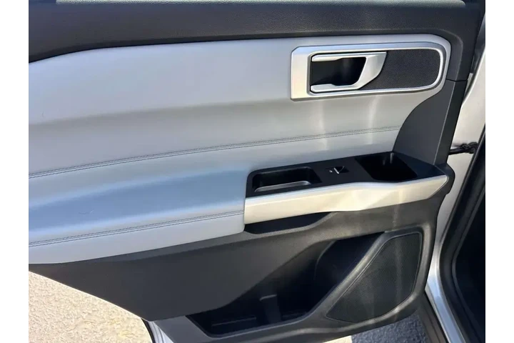 $30995 : Ford Explorer 2023 XLT 4dr S image 10