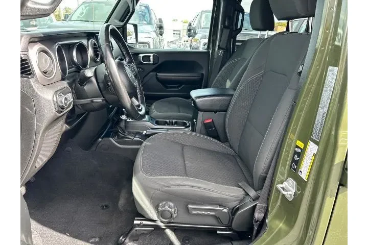 $27295 : Jeep Wrangler Unlimited 2021 image 8