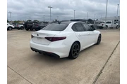 $27259 : Alfa Romeo Giulia 2023 Ti 4d thumbnail