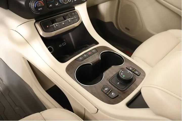 $32999 : GMC Acadia 2022 Denali 4dr S image 9