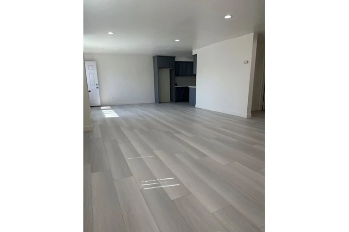 $1530 : 1 Bedroom 1Bath Apt in Gardena image 2