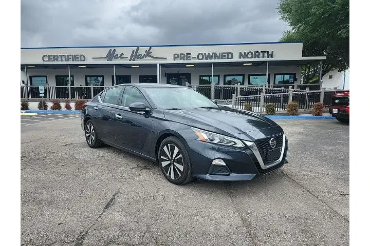 $15995 : Nissan Altima 2022 2.5 SV 4d image 1