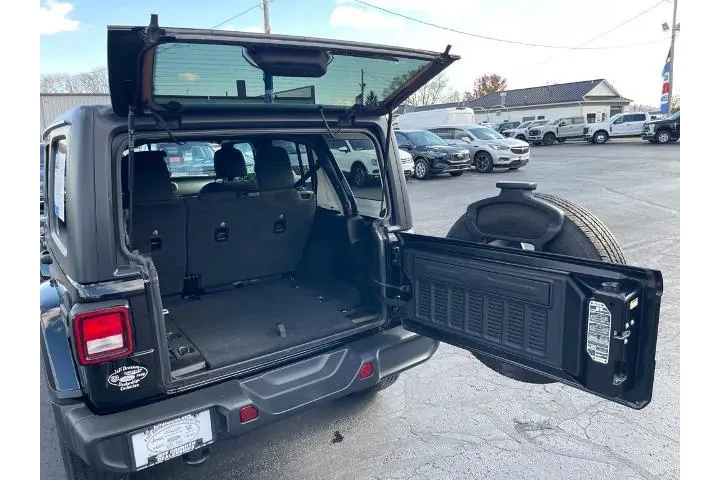 $30988 : Jeep Wrangler Unlimited 2021 image 8