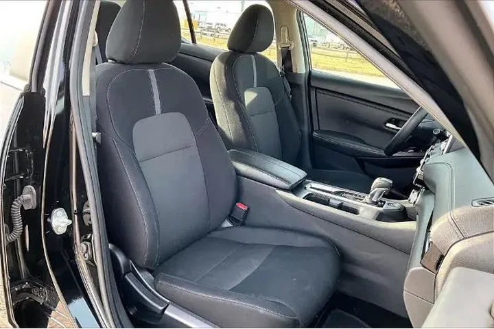 $19064 : Nissan Sentra 2024 SV 4dr Se image 7