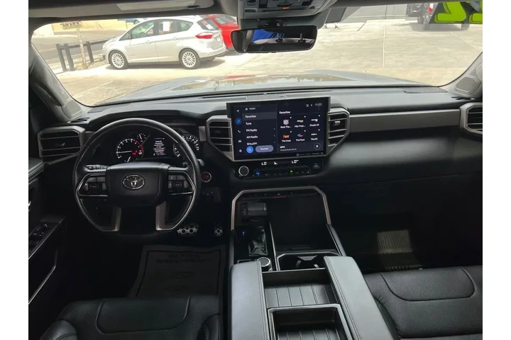 2022 Tundra Limited CrewMax 4 image 9