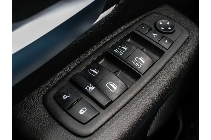 $34740 : Ram 1500 2023 4x4 Big Horn 4 image 10