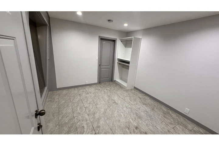 $3800 : Casa  4 Recámaras 2 Baños image 3