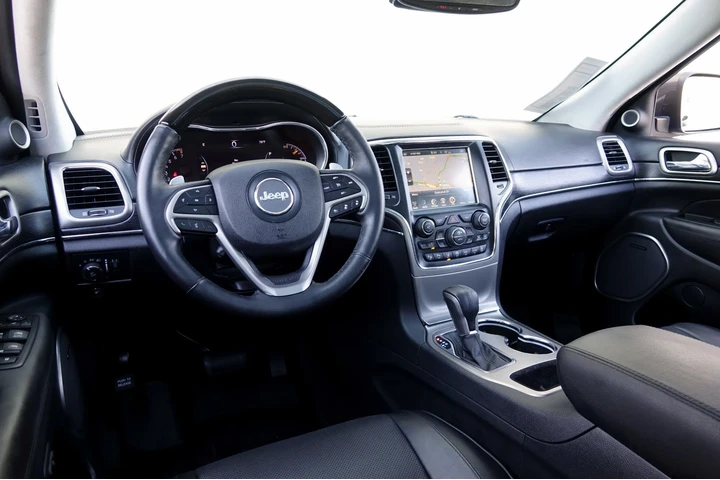 $5995 : 2017 Grand Cherokee Summit image 5