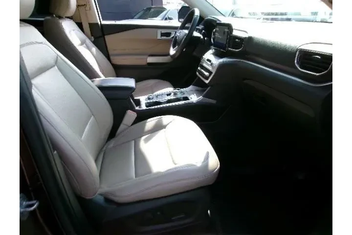 $29996 : Ford Explorer 2022 AWD XLT 4 image 3