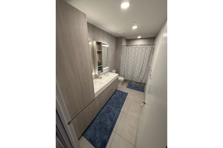 $1600 : Habitación en renta image 3