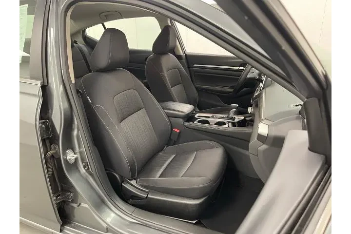 $17781 : Nissan Altima 2023 2.5 SV 4d image 10