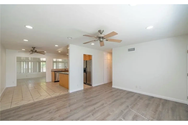 $2500 : 3 Bedroom Home in Los Angeles image 2