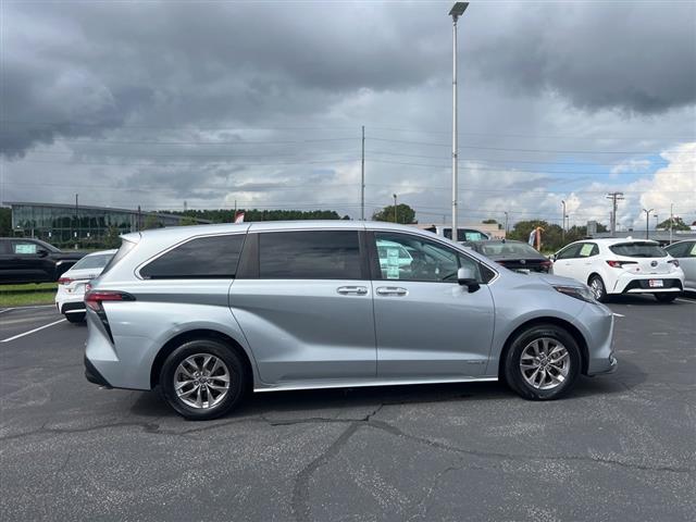 $31546 : PRE-OWNED 2021 TOYOTA SIENNA image 8