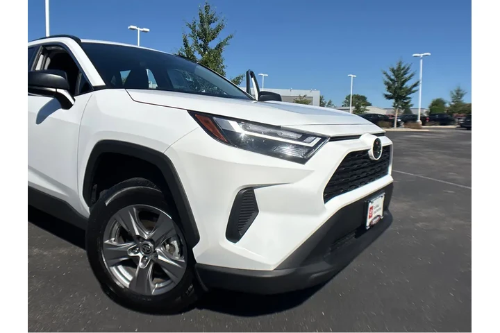$35000 : Gold Certified2025 RAV4 Hybri image 6