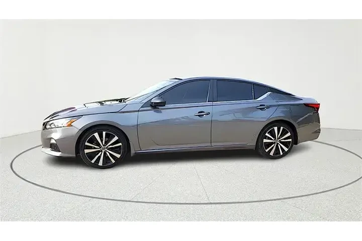 $18798 : Nissan Altima 2020 2.5 SR 4d image 4