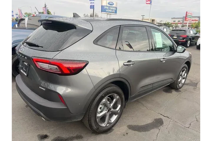 $31988 : Ford Escape 2025 AWD ST-Line image 10