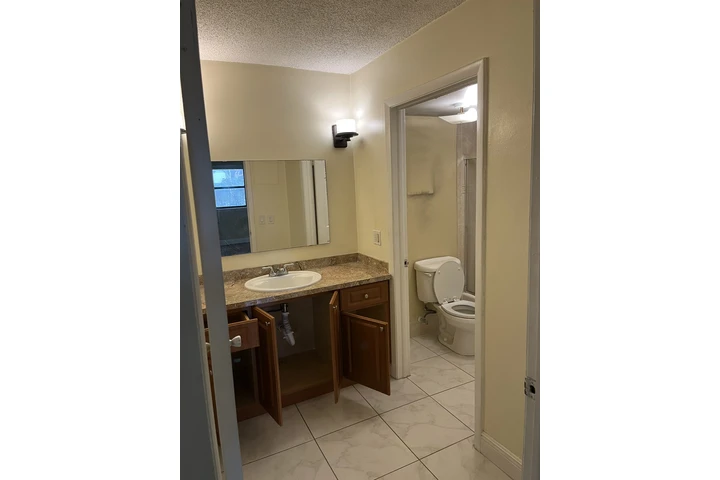 $2050 : Condo 2/1 For Rent image 10