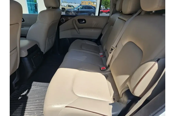$15555 : Nissan Armada 2019 4x4 SV 4d image 9