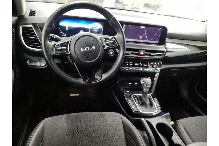 $20998 : Kia Seltos 2024 S 4dr SUV image 9