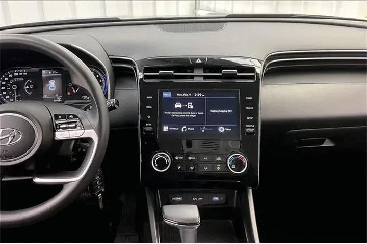 $20490 : Hyundai TUCSON 2023 AWD SE 4 image 6