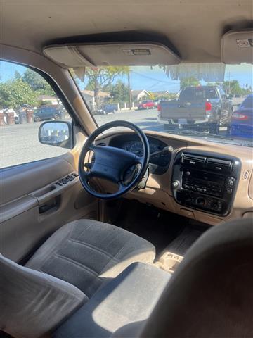 $2000 : Vendo carro Ford Explorer image 2