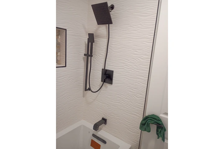 Plomero con tools and 🚗 image 4