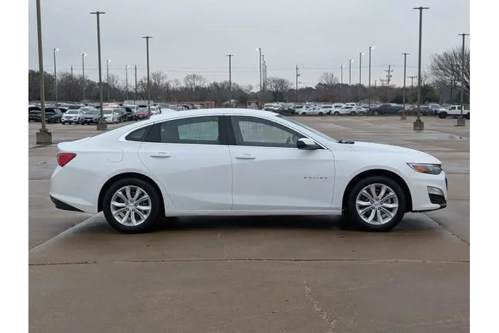 $15460 : Chevrolet Malibu 2023 LT 4dr image 3