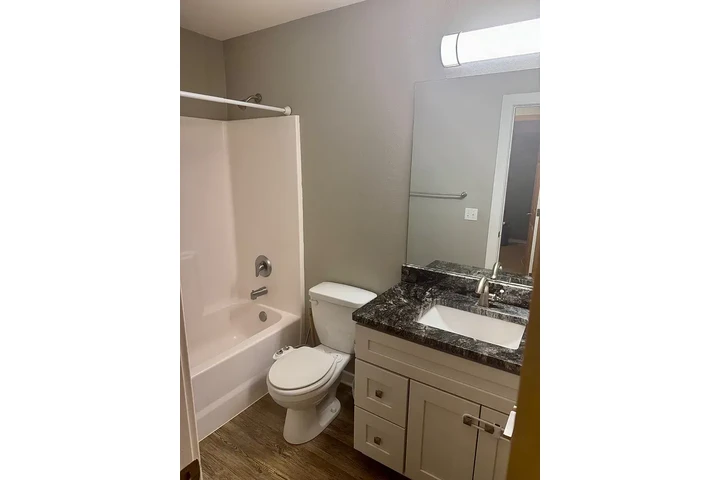 $1600 : Apartment for rent image 8