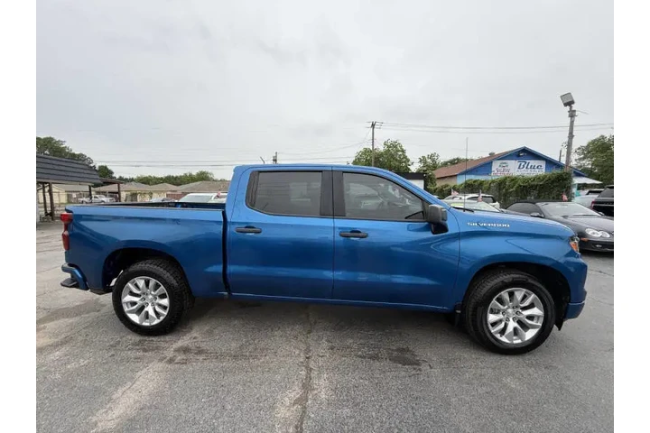 $21995 : 2022 Silverado 1500 Custom image 5