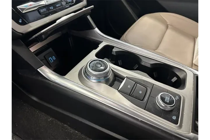 $32500 : Ford Explorer 2023 AWD XLT 4 image 4