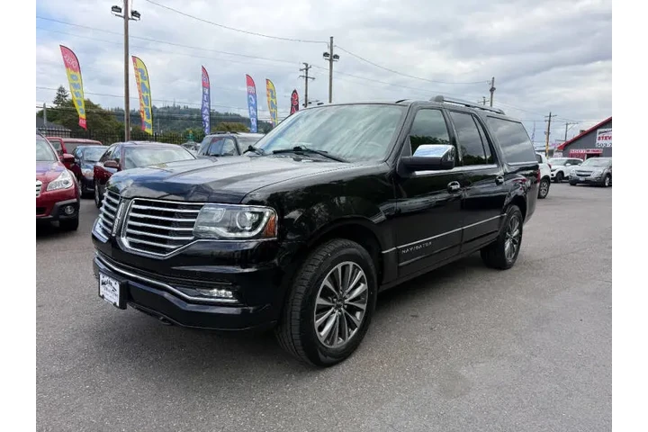 $14988 : 2016 Navigator L Select image 6