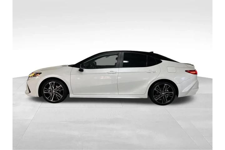 $33988 : Gold Certified2025 Camry XSE image 2