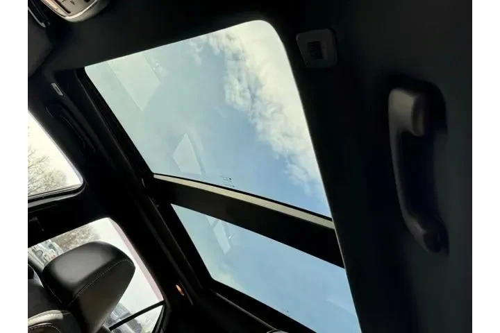 $16494 : Chrysler 300 2017 AWD S 4dr image 10