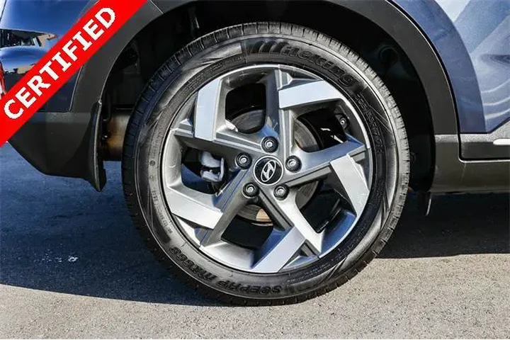 $17695 : Hyundai VENUE 2023 Limited 4 image 8