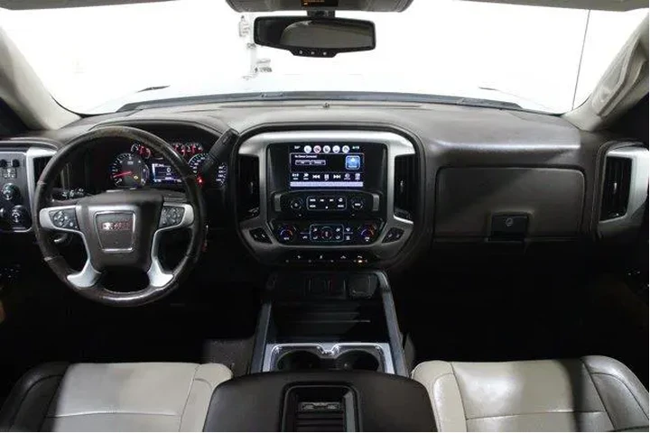 $36889 : GMC Sierra 1500 2018 4x4 SLT image 2